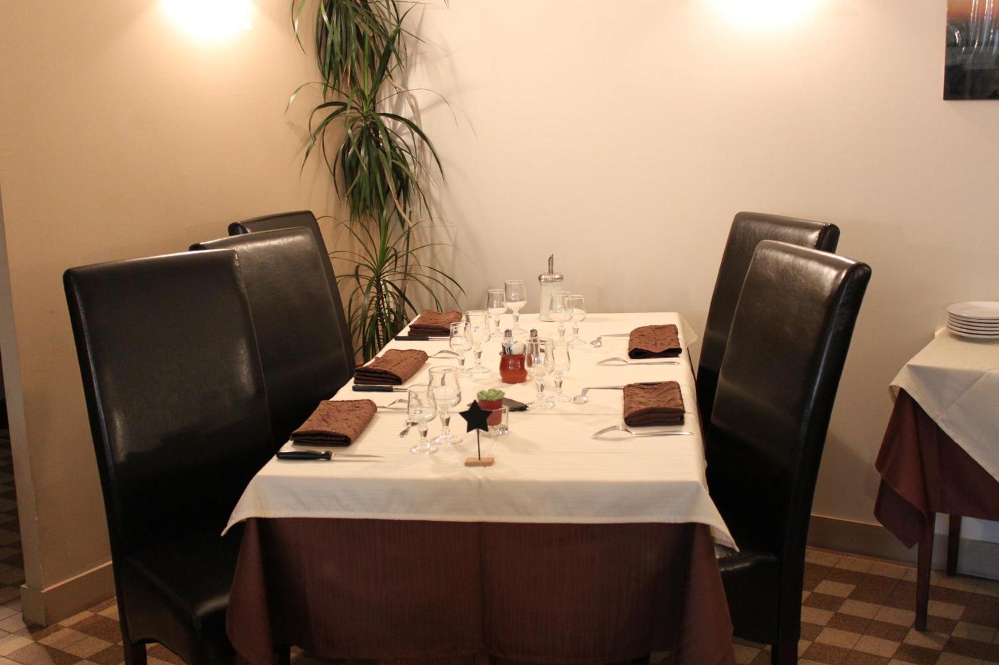 Logis Hotel Restaurant De La Dore Vertolaye المظهر الخارجي الصورة