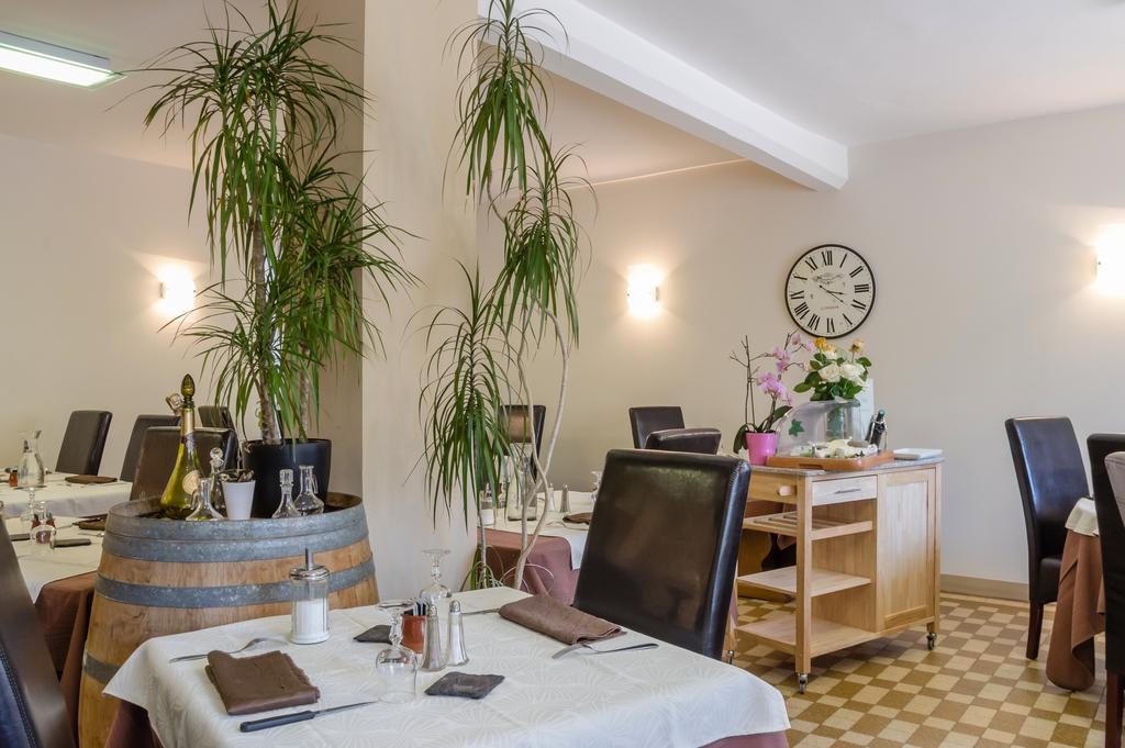 Logis Hotel Restaurant De La Dore Vertolaye المظهر الخارجي الصورة