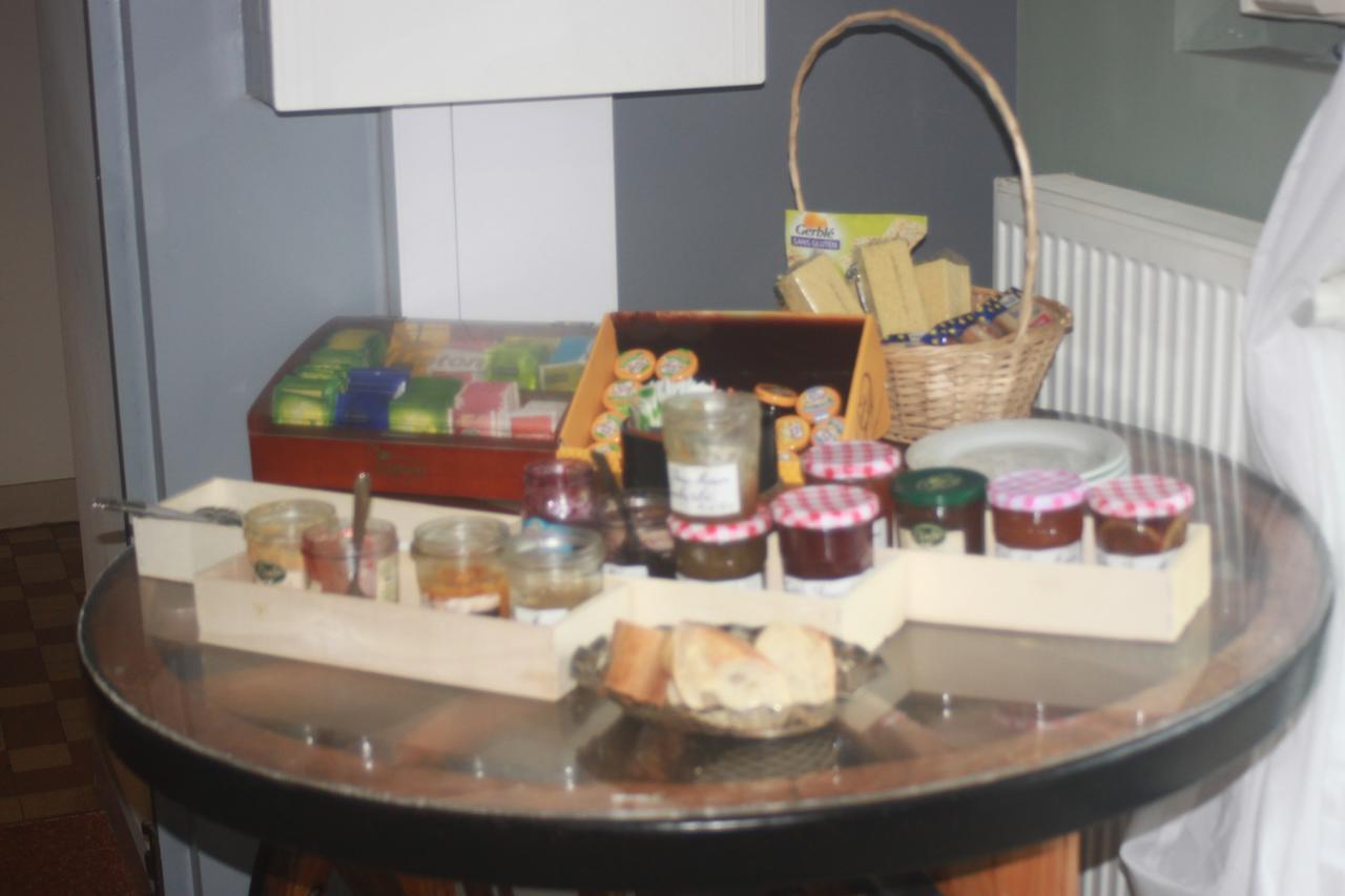 Logis Hotel Restaurant De La Dore Vertolaye المظهر الخارجي الصورة
