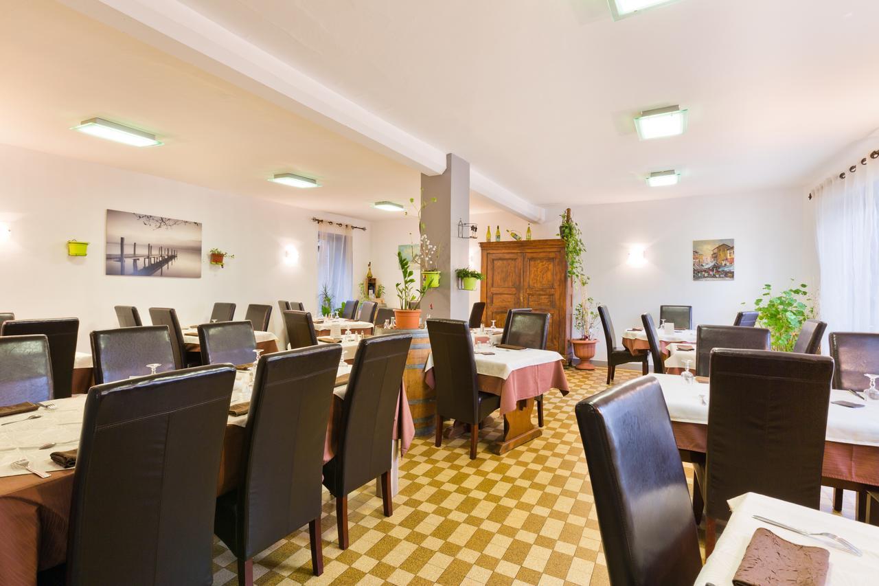 Logis Hotel Restaurant De La Dore Vertolaye المظهر الخارجي الصورة